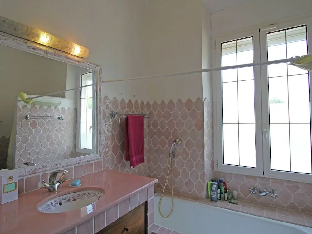 Magnificent Villa in Grimaud With Swimming Pool