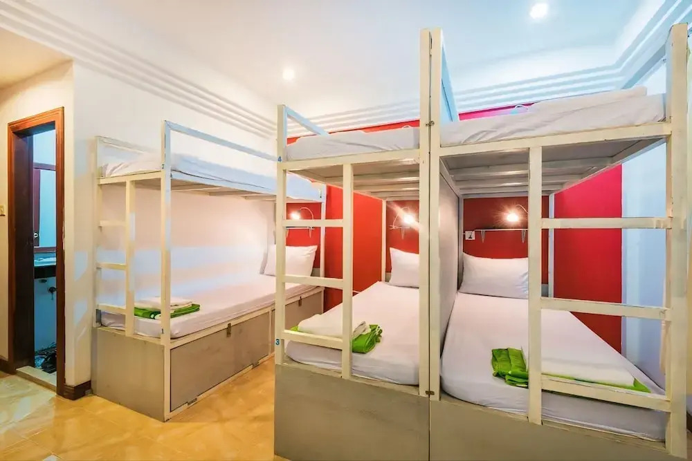VPlus Hotel