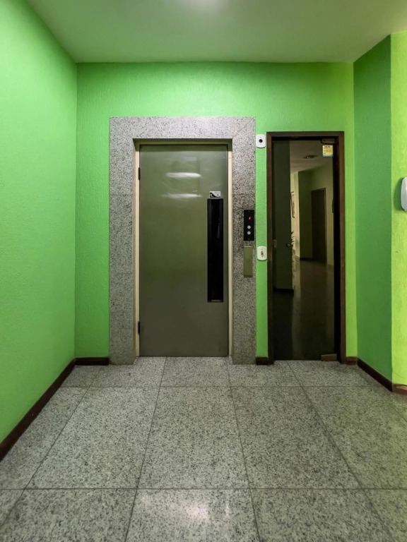 Apartamento a 200m da PRAIA DO FORTE com VISTA, GARAGEM, VARANDAS e Wi-Fi 250 MEGAS