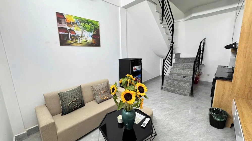Aira Kim Ma Apartment