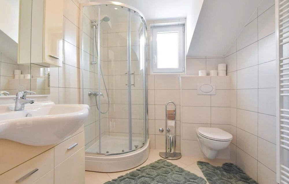Nice Home in Podstrana With Wifi and 4 Bedrooms