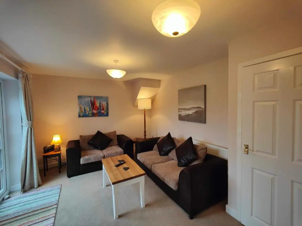 Birdsong Rural Winchester Twyford - 2BR, 5BR, 7BR - sleeps upto 14