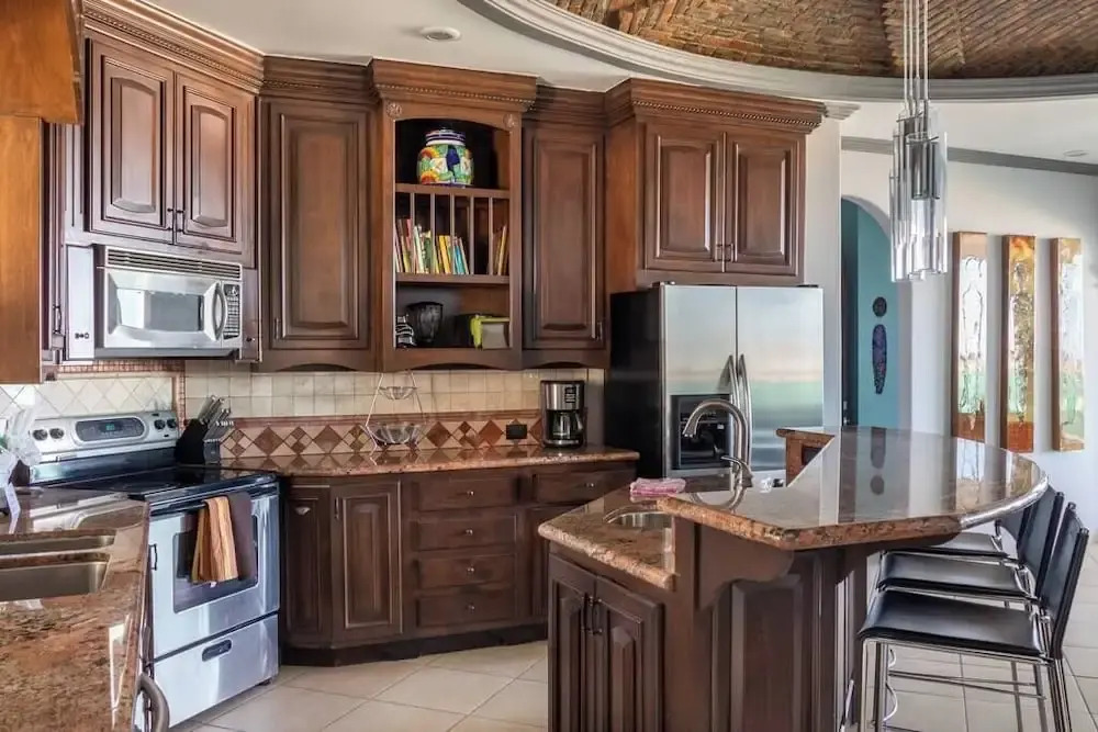 Luxury Beachfront Condo on Sandy Beach
