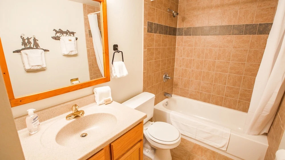 Meadow Ridge Court 7 Unit 3 2 Bedroom Condo
