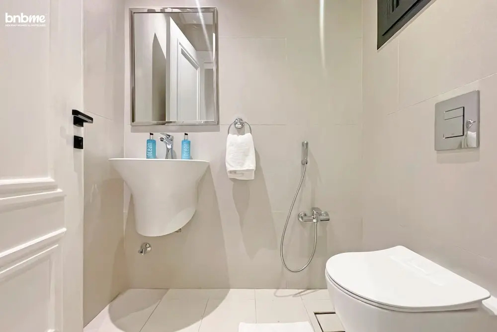 bnbmehomes-Aesthetic 3BR nr Airport-D4