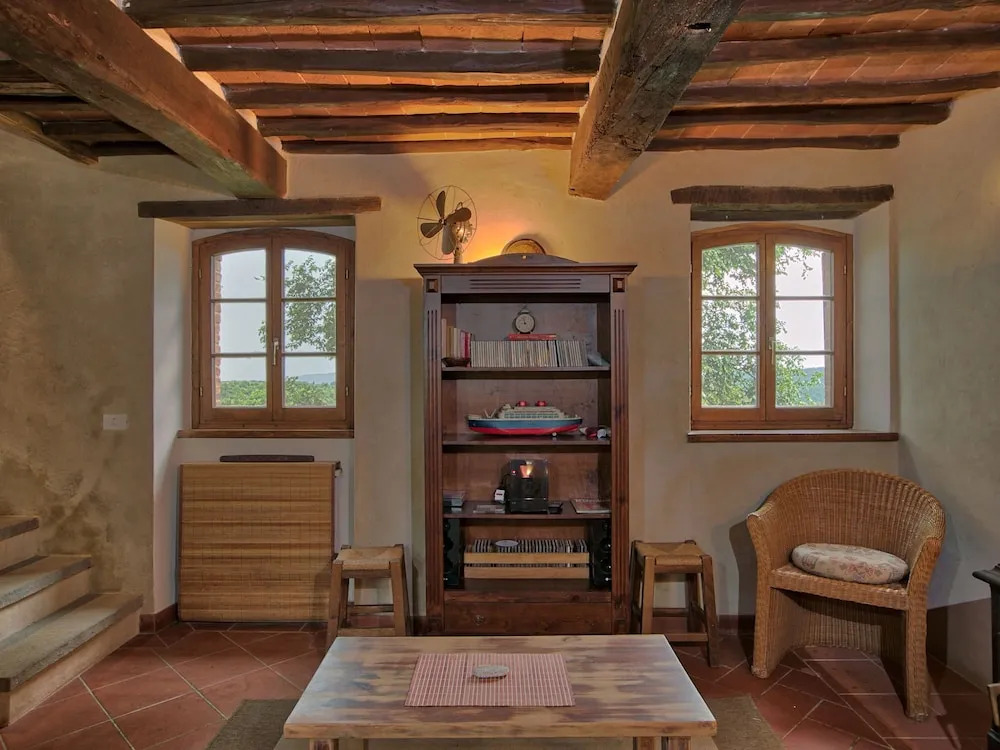 Magnificent Farmhouse in Lucignano With Swimming Pool
