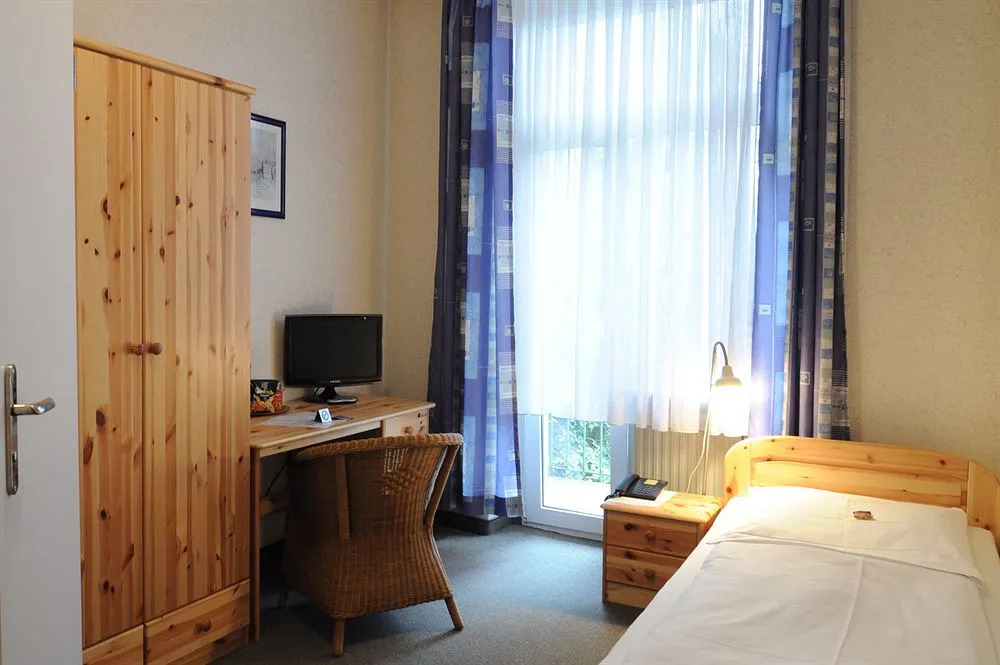 Hotel Karolinger - Self Check-In