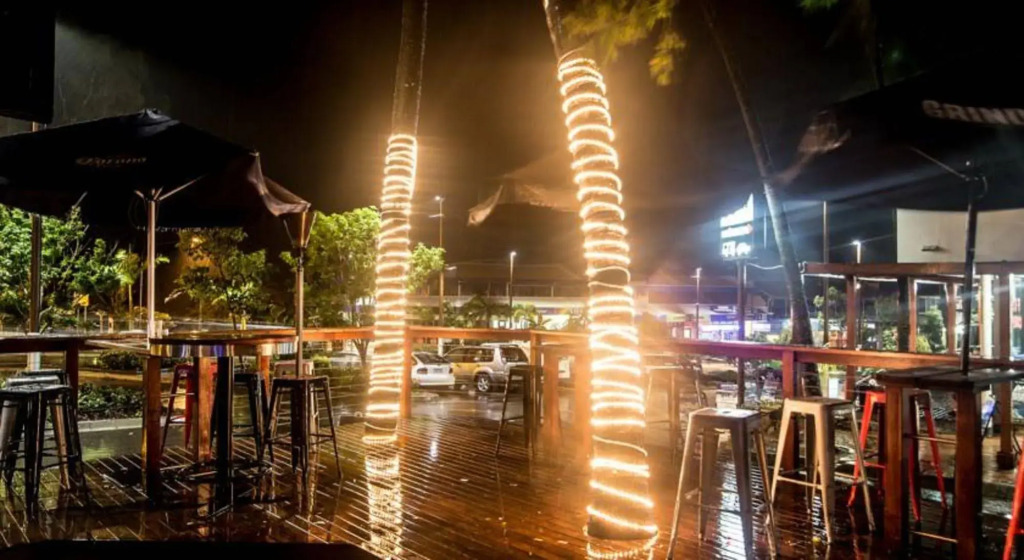 Base Airlie Beach Resort - Hostel