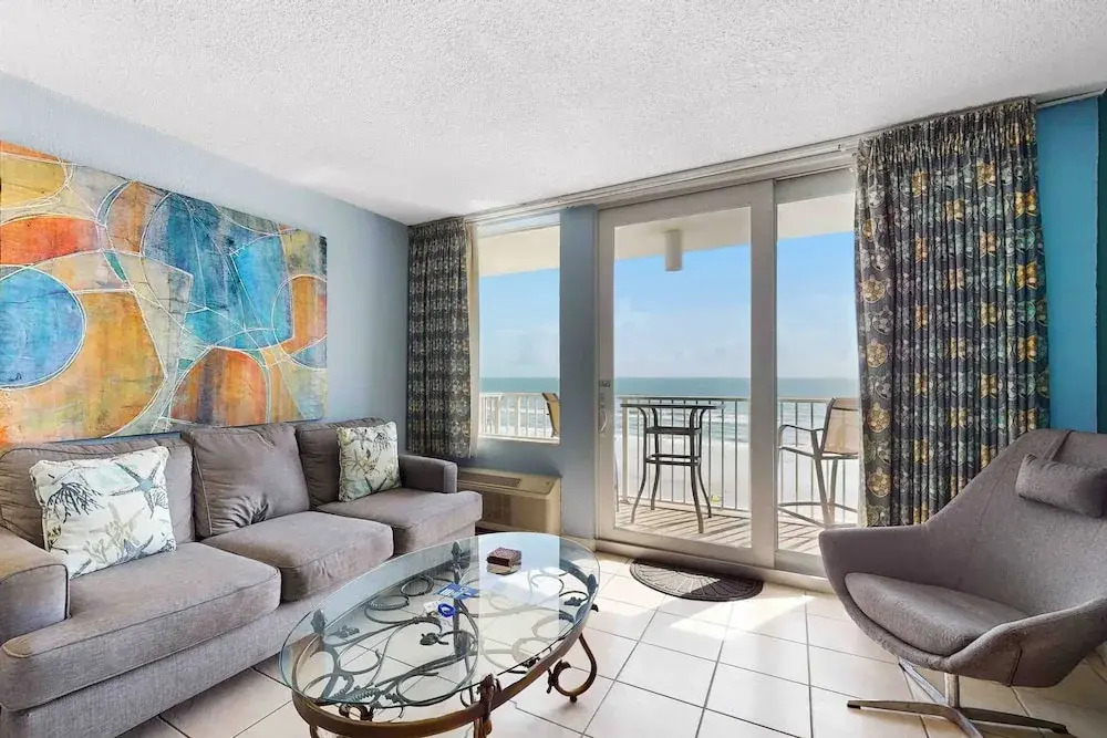 Harbour Beach Resort 401 - Daytona Beach Days