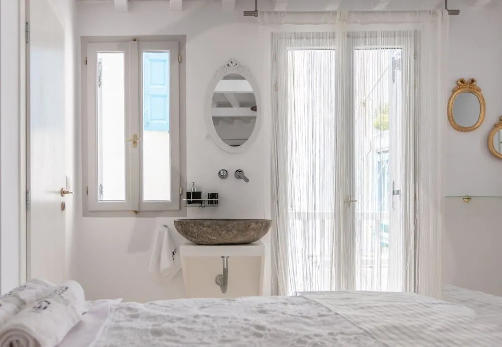 aníko suites Chora