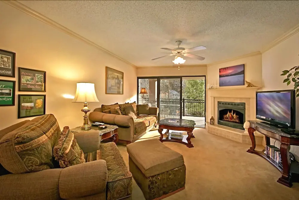 Riverfront Relaxation 2 Bedroom Home