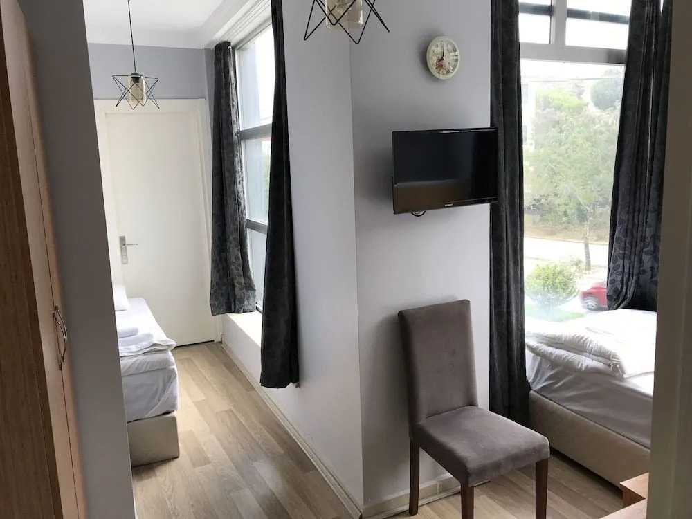 Ema Hotel