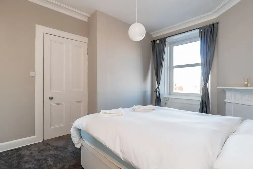 Silver Lining Charming Meadowbank Flat