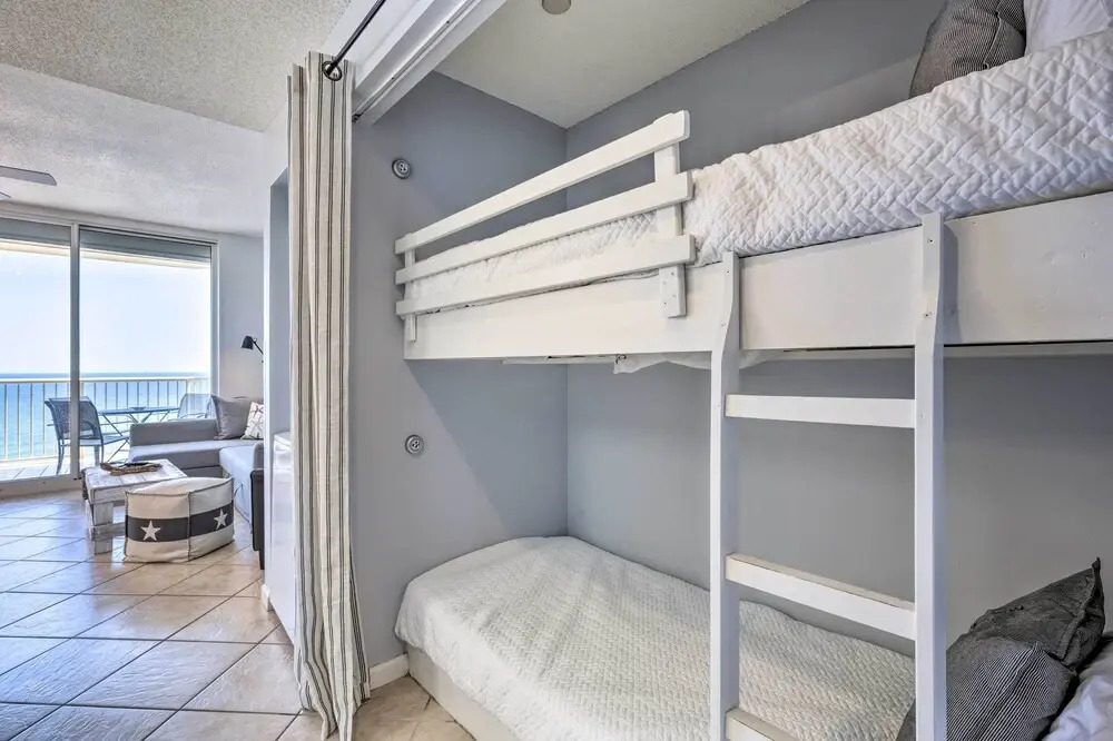 Gulf Shores Condo w/ Ocean Views & Beach Access!
