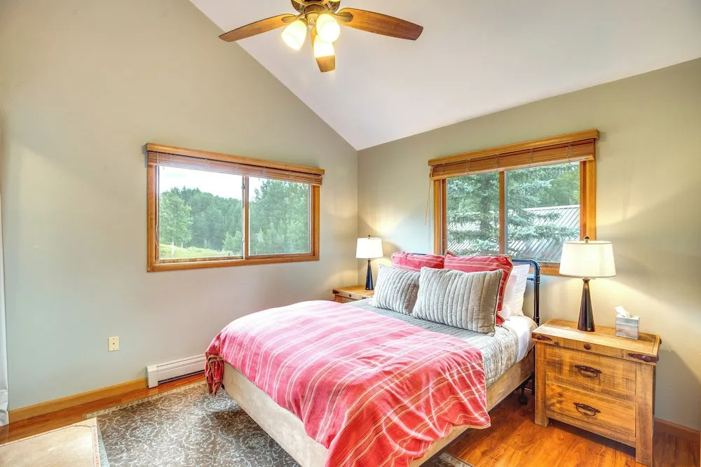 Mountain Village Home Steps to Ski Lift & Shuttle