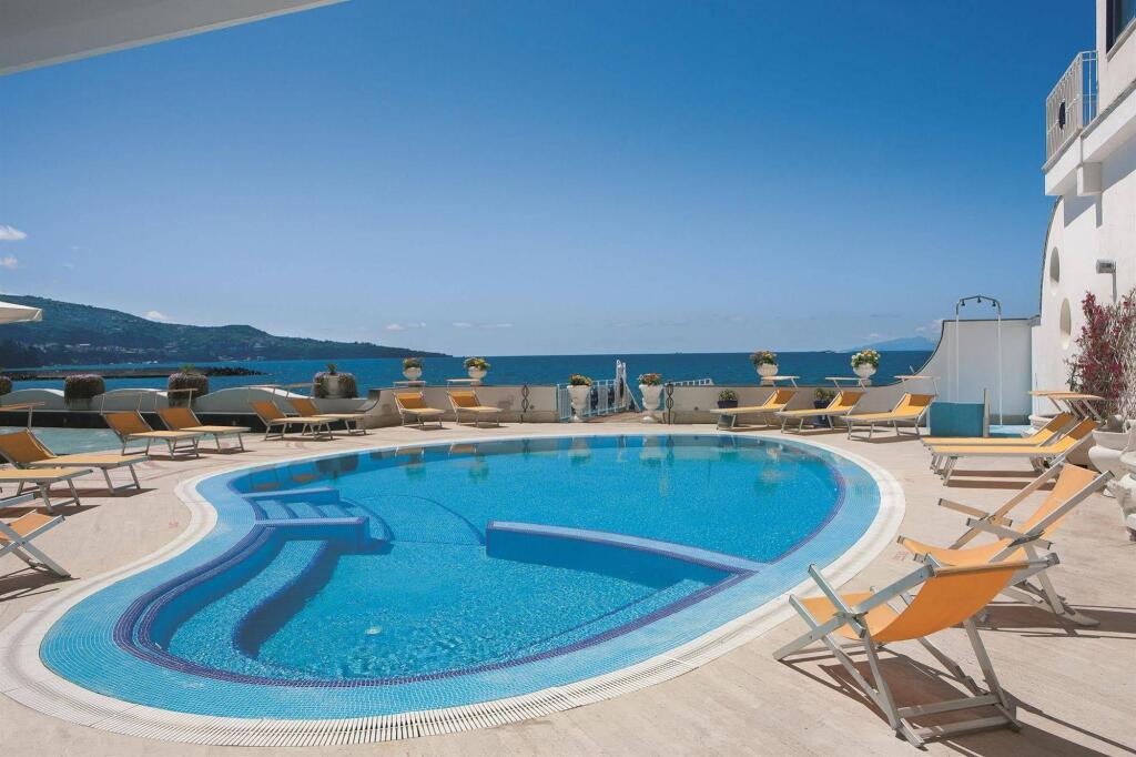 Alimuri Bay Resort
