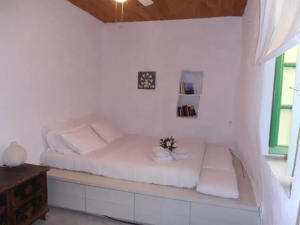 Hidesign Athens Traditional Stone house in Kea