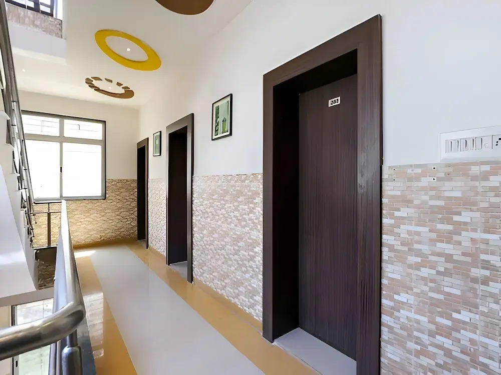 Hotel Atithi - Opposite Shreeji Hospital