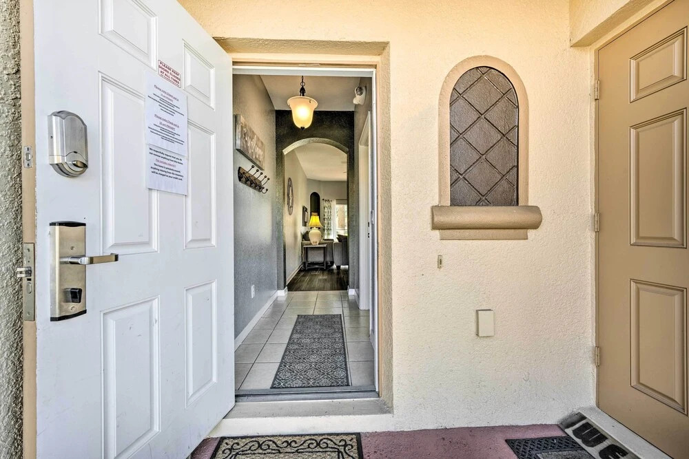 9 Mi to Disney: Davenport Townhome w/ Resort Pool