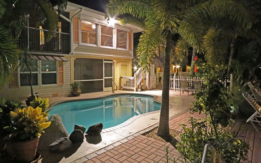 Manatee Bay Inn - Near Fishing Pier Fort Myers Beach