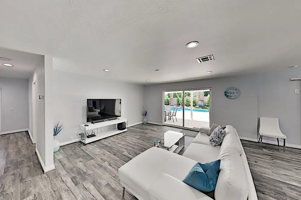 27055qui 3 Bedroom Home
