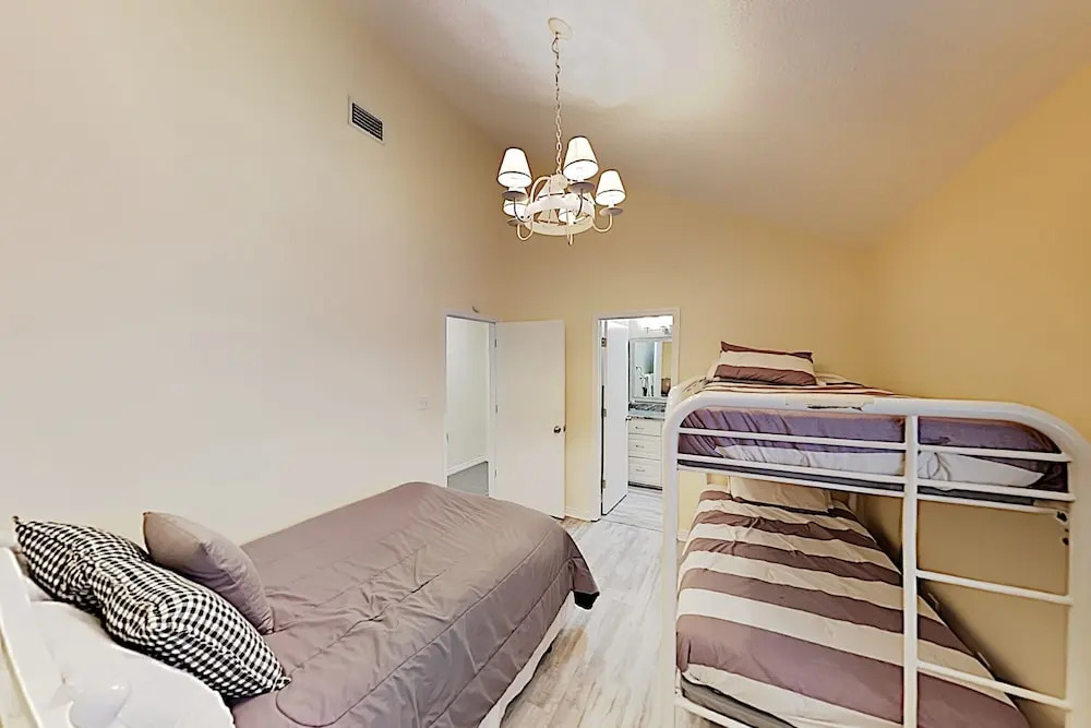 1233 W Lagoon Avenue Townhouse Unit A 2 Bedrooms 3 Bathrooms Townhouse
