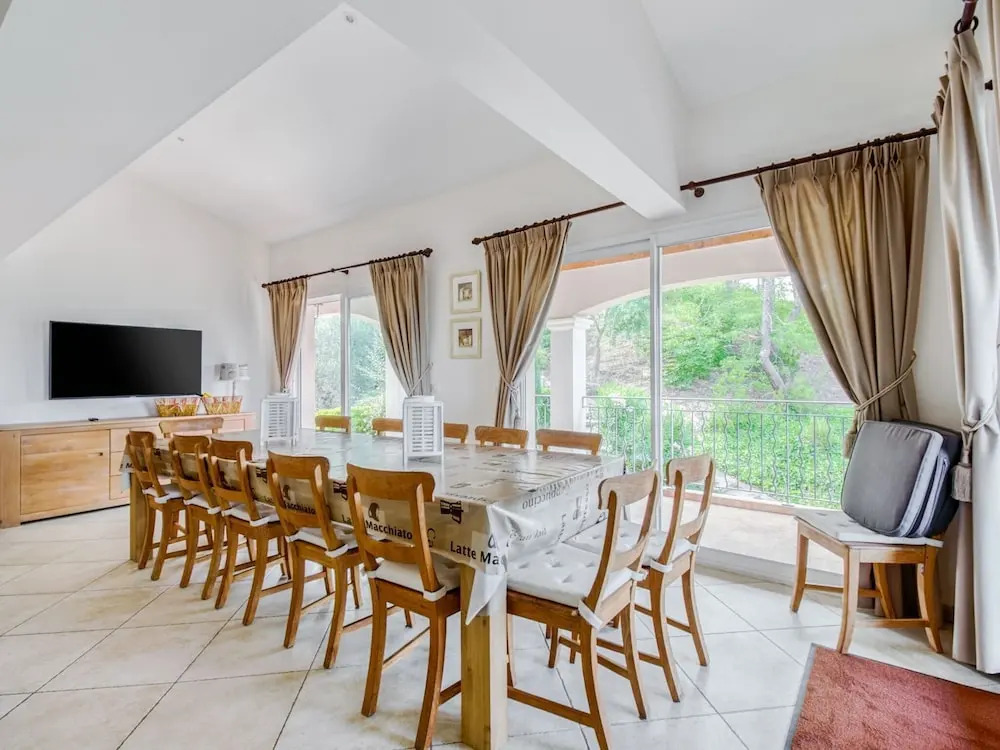 Villa in Le Muy with Private Pool & Forest