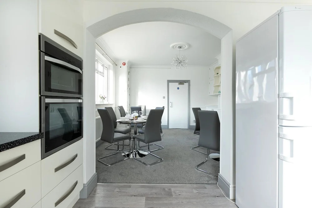 KVM - Sugar Way House