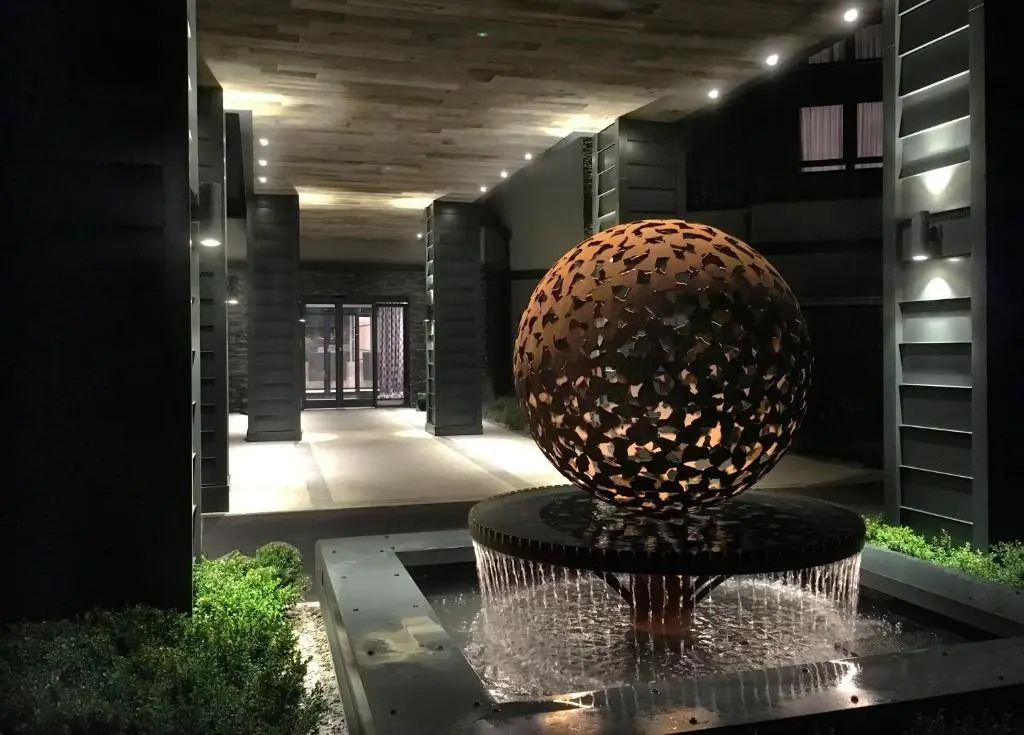 Boulevard Hotel