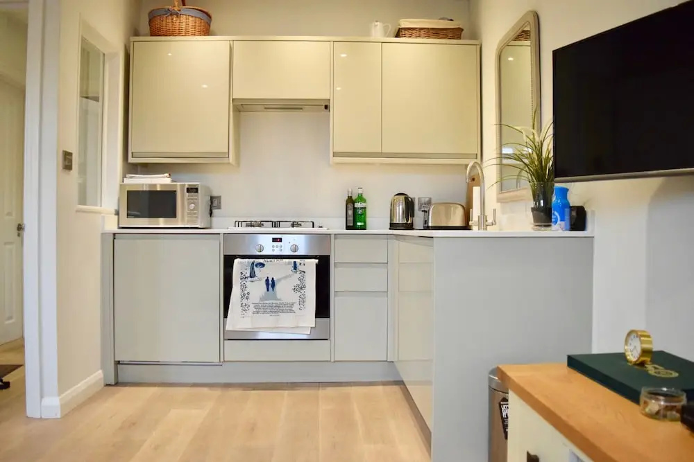 Modern 1 Bedroom Kensington Flat With Roof Terrace