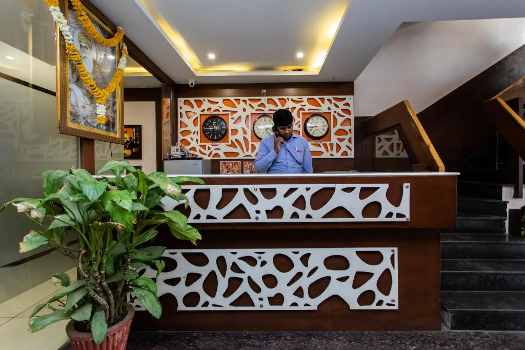 OYO 8882 Hotel Pishori Residency