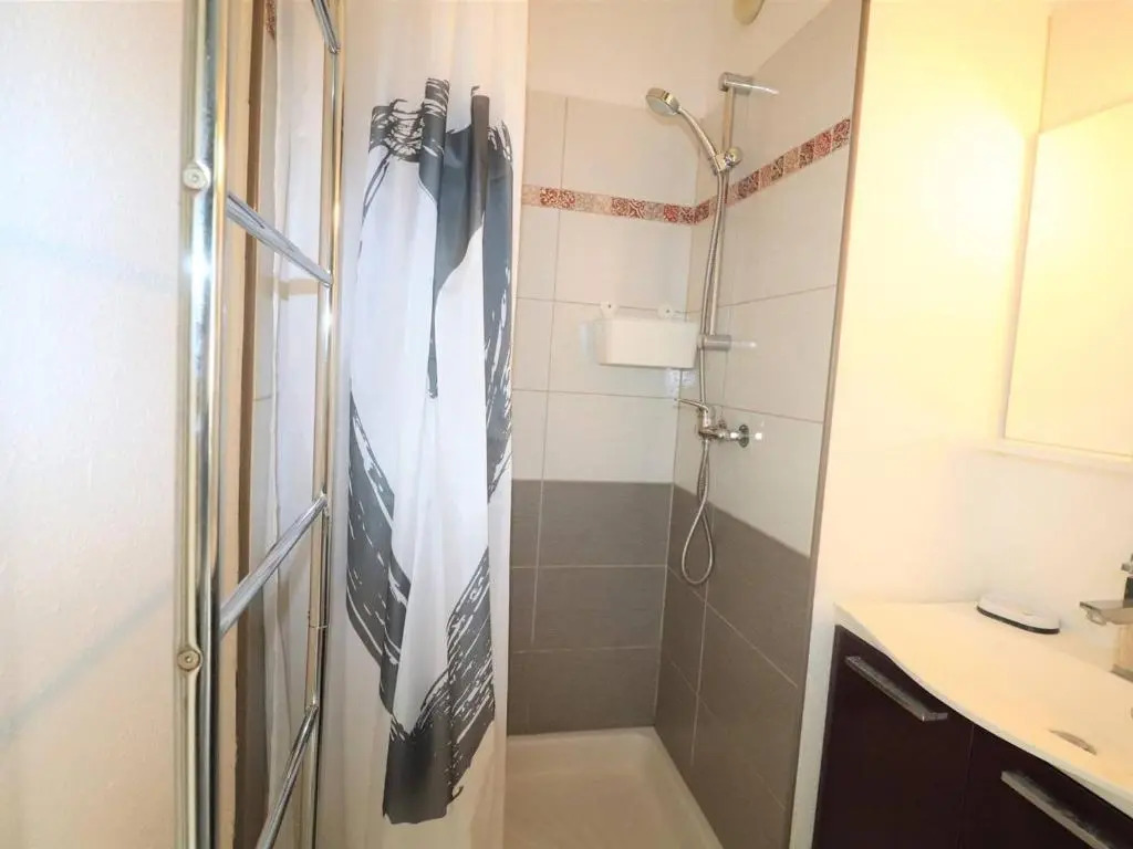 Appartement Le Grau-du-Roi, 1 pièce, 4 personnes - FR-1-307-36
