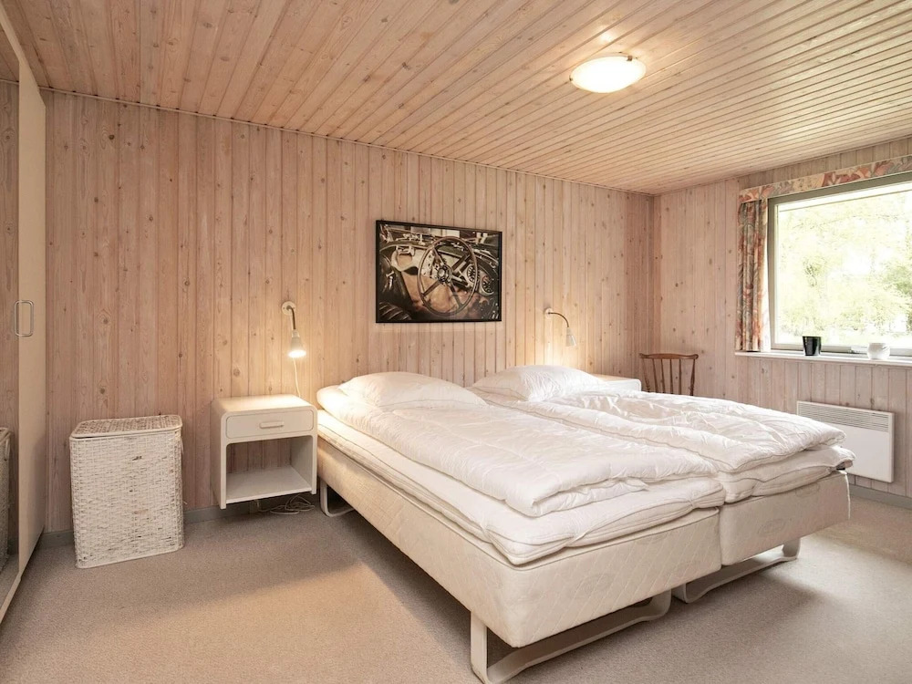 8 person holiday home in Læsø