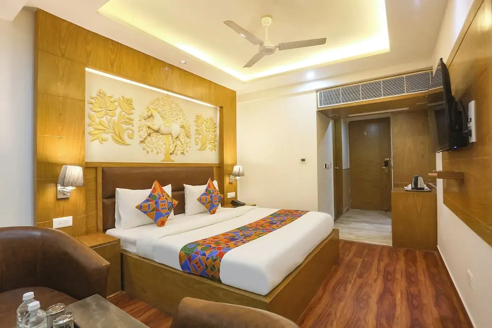 FabHotel Green Lotus Star 17