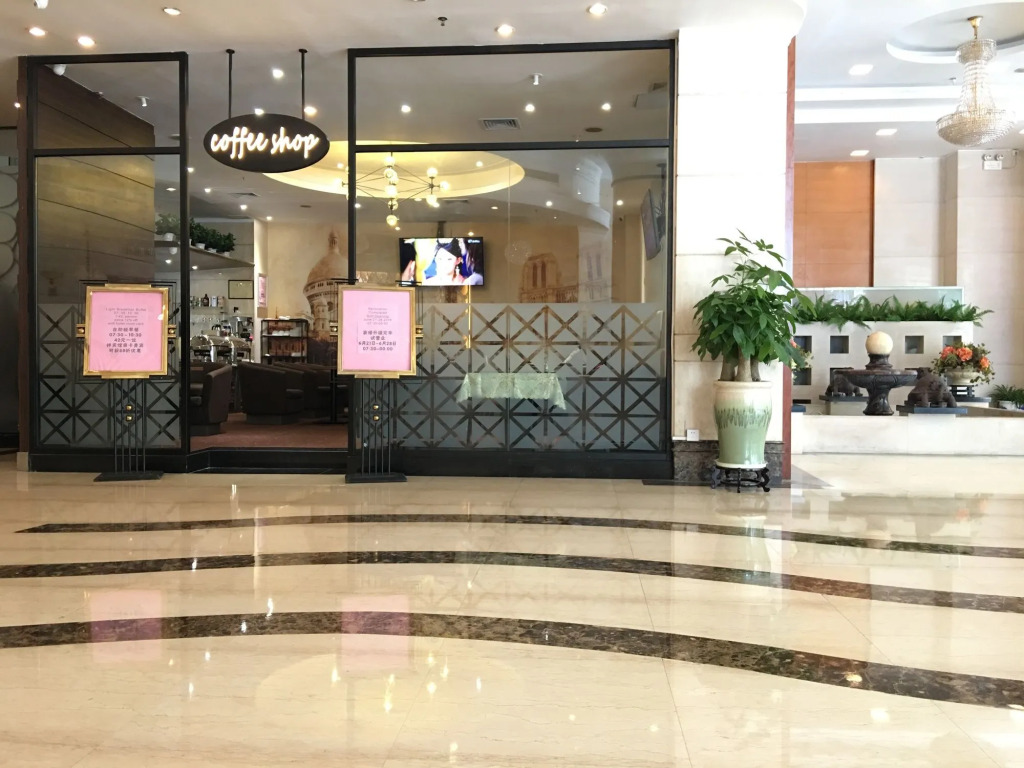 Shenzhen Kaili Hotel, Guomao Shopping Mall
