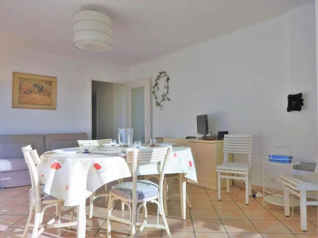 Appartement Le Lavandou, 2 pièces, 4 personnes - FR-1-251-345