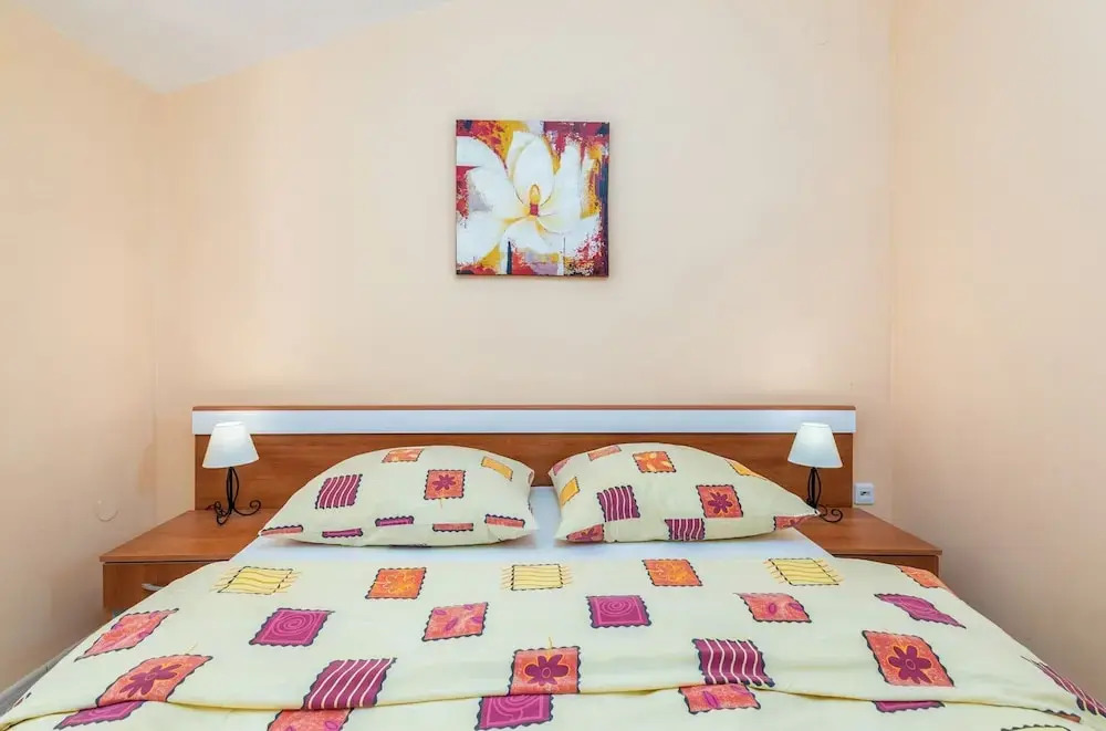 Apartment in Liznjan Near Bora Beach