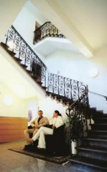 Dom Hotel