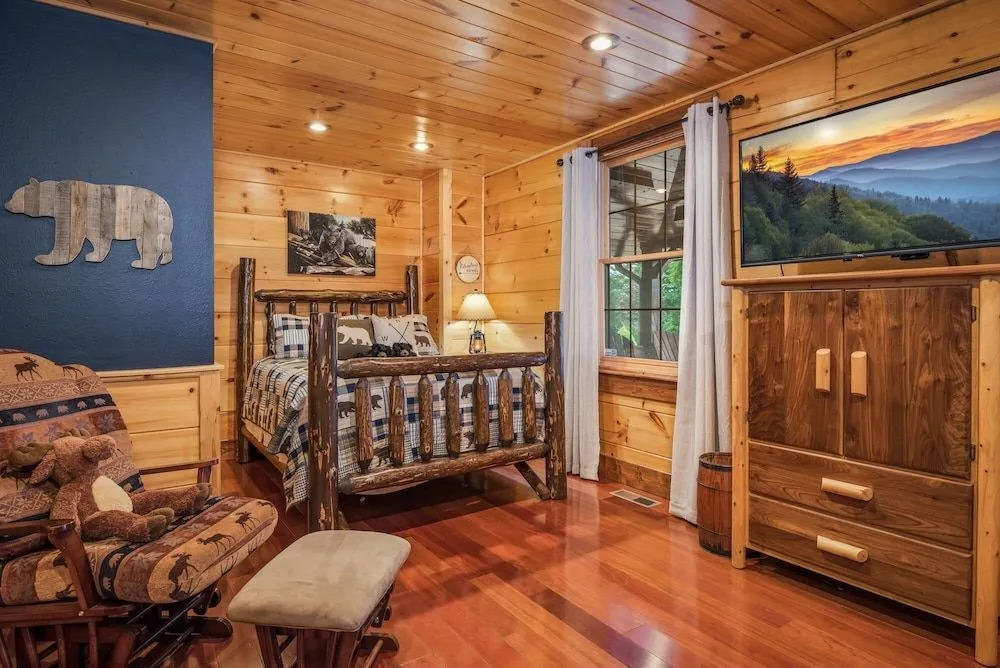 Grand Mountain Getaway 8 Bedroom Home by Redawning