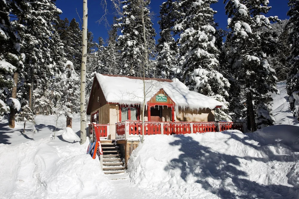 Cottam's Lodge by Alpine Village Suites