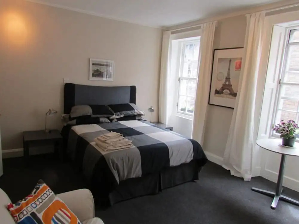 Central Edinburgh Studio Flat