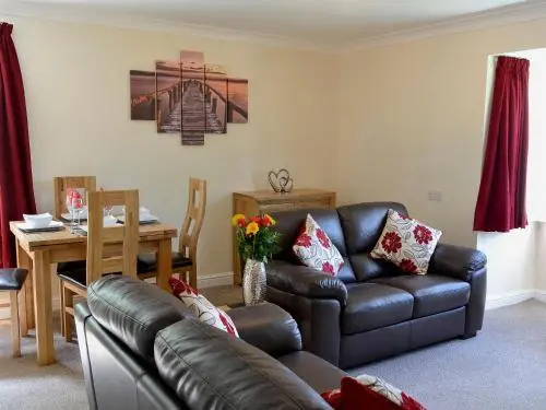 Flat 2 Lonsdale House
