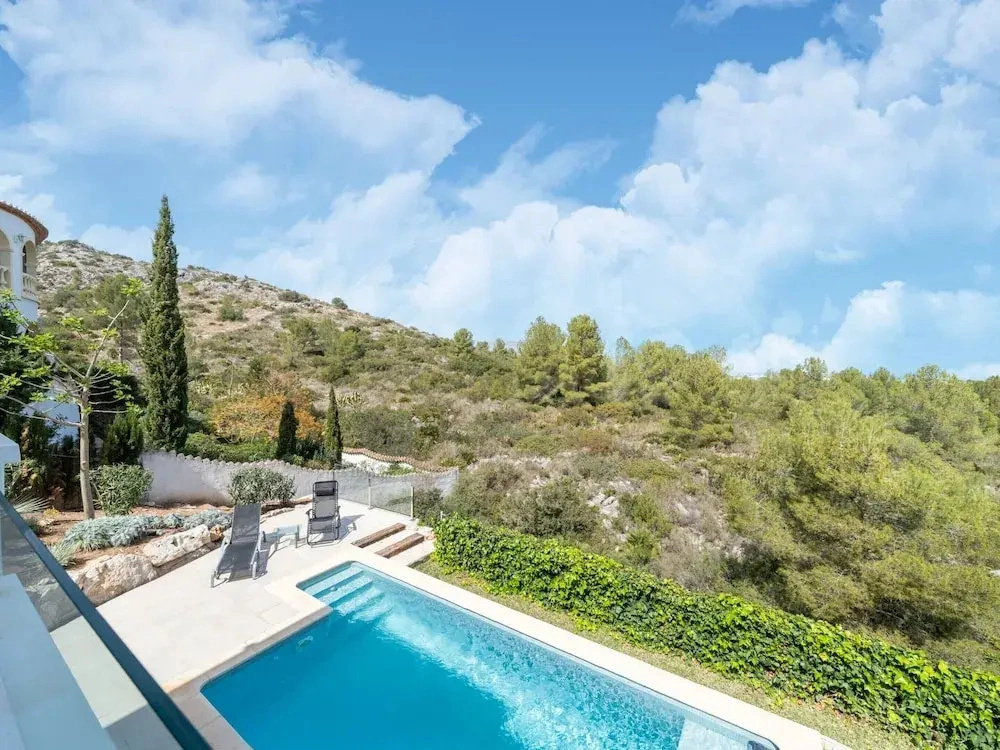 Modern Stay Near Monte Solana