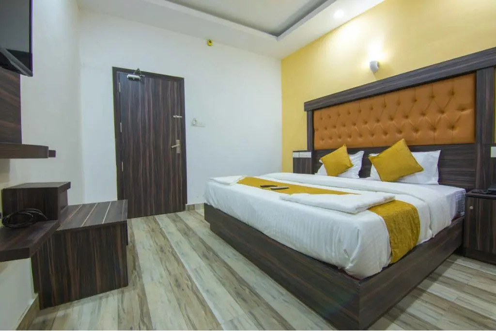 Hotel Kochi Crown