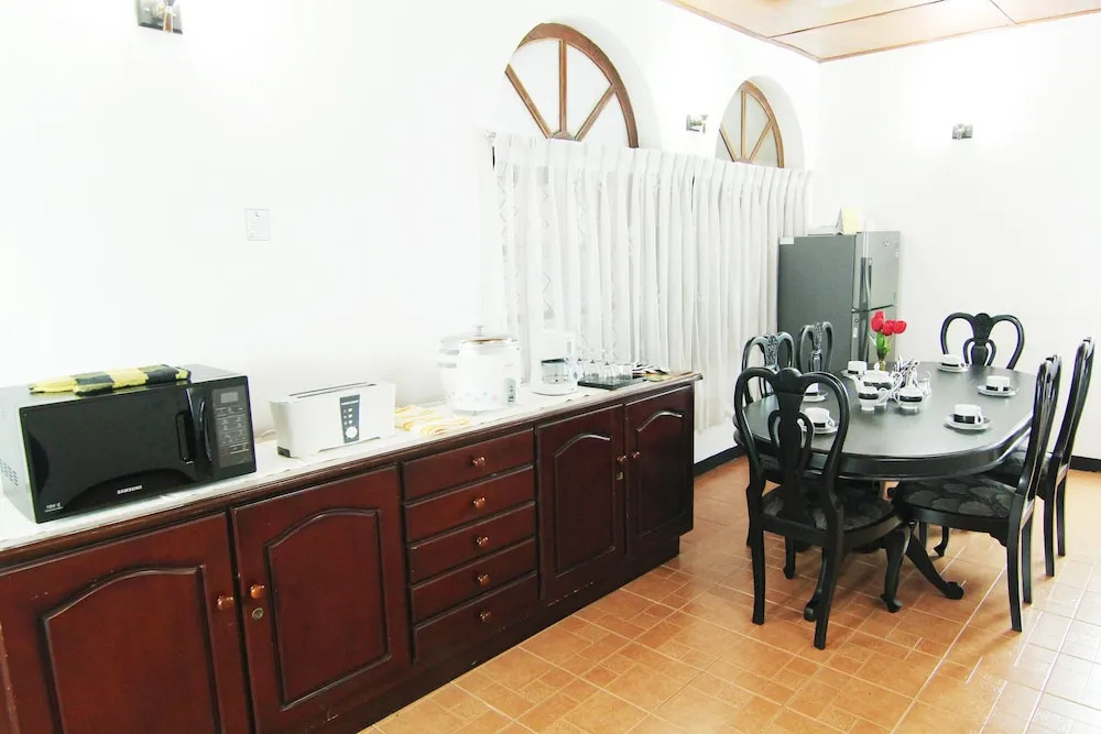 2in1 Kandy Hostel