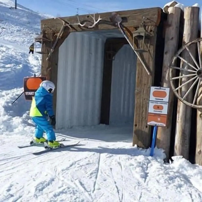 Snow Creek 1551 - Ski-in/ski-out + Pool & Hot Tub