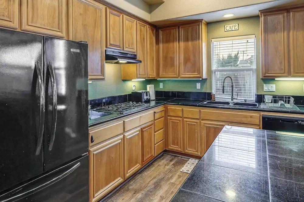 Napa Nearby! Large Home w/ Hot Tub & Dtwn Access