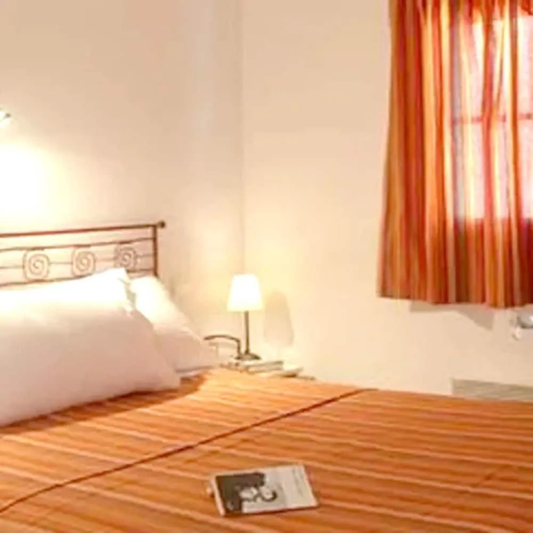 House With one Bedroom in Gallargues-le-montueux, With Pool Access, Furnished Terrace and Wifi - 20 km From the Beach