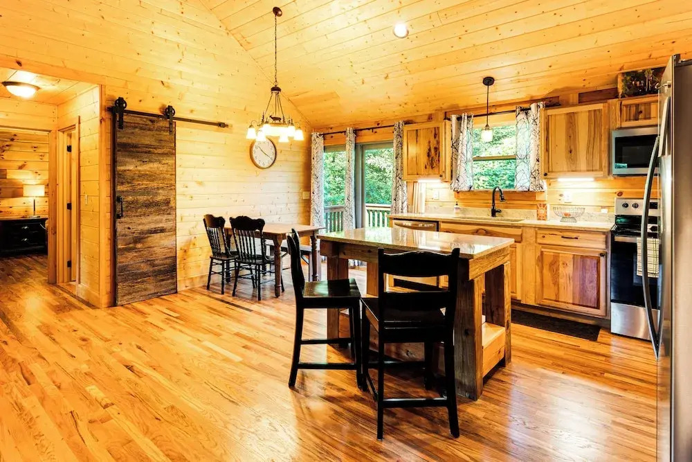 Secluded, Private! Forested Hendersonville Retreat