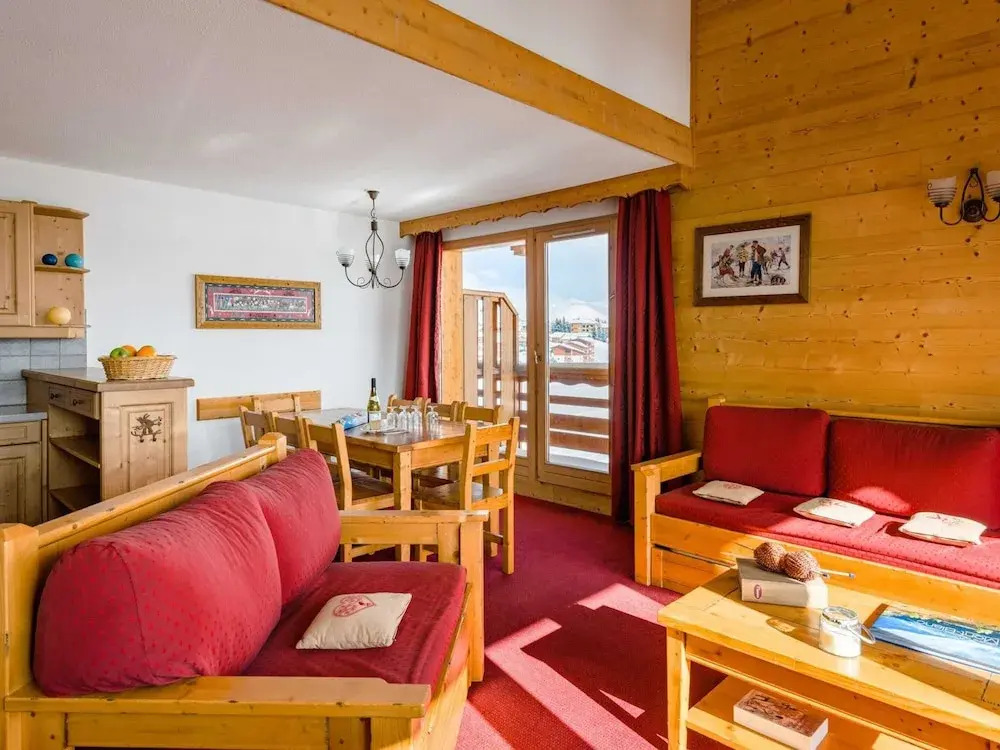 Spacious Apartment 500 m. From the Slopes of Les Sybelles
